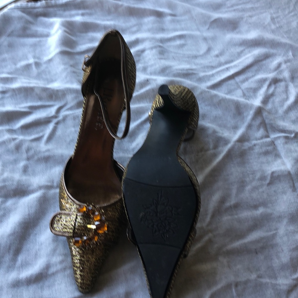 Shoes - Picture 4 of 5